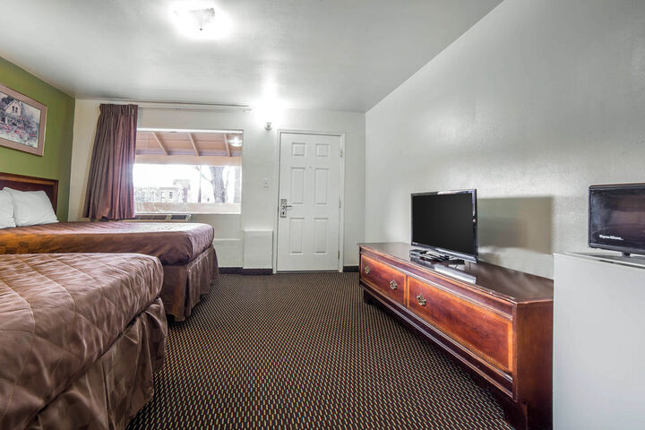 Room 17 of 38