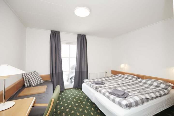 Room 3 of 59