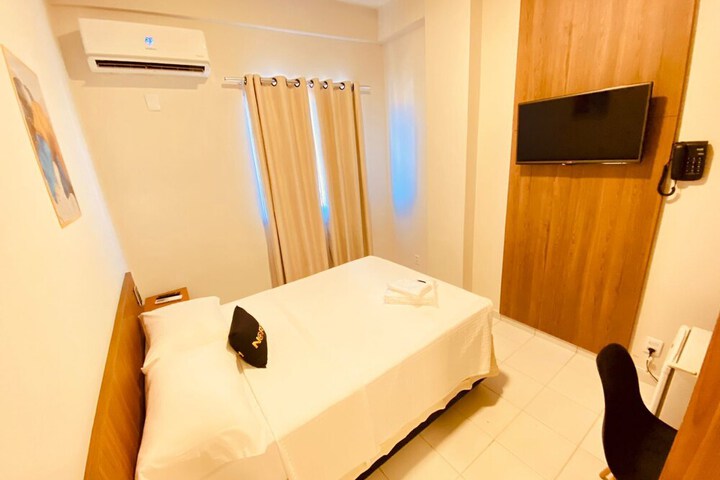 Room 6 of 19