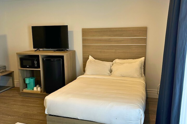 Room 10 of 56