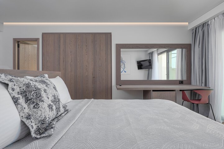 Room 6 of 260