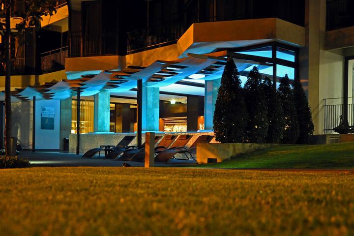 Hotel Exterior 60 of 62