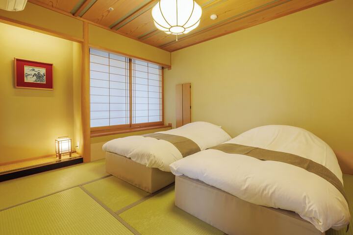 Room 28 of 205