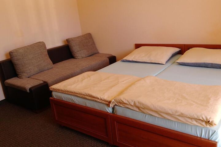 Room 12 of 52
