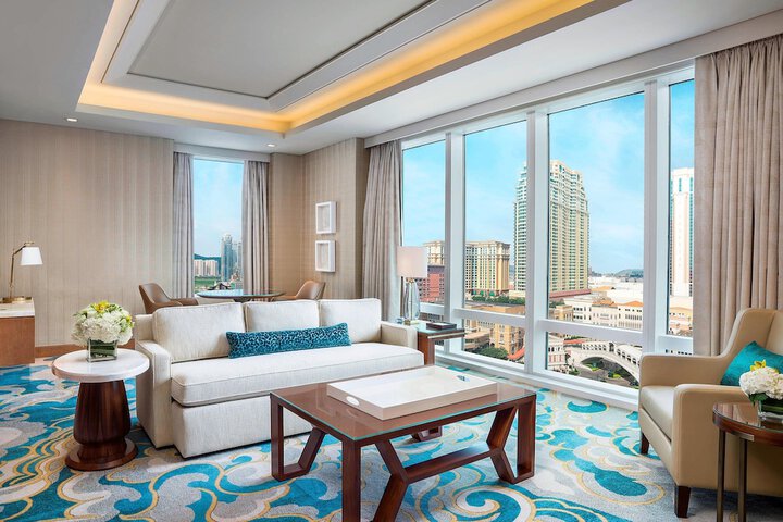 Room 32 of 110