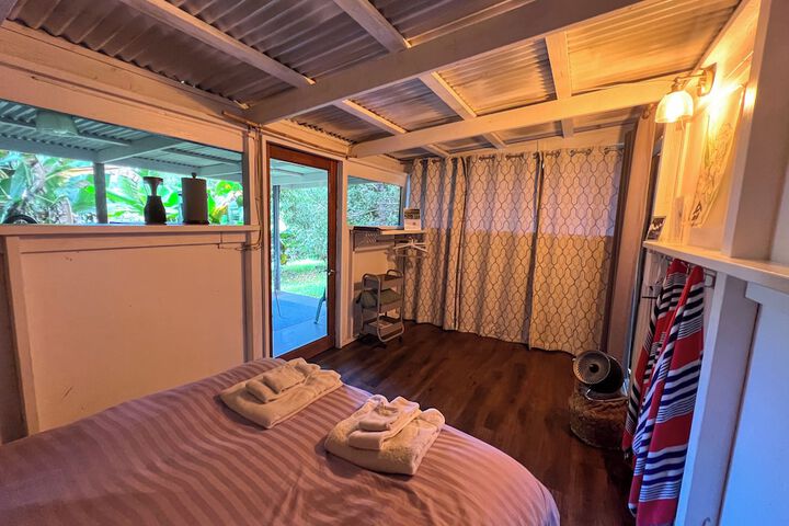 Room 52 of 143