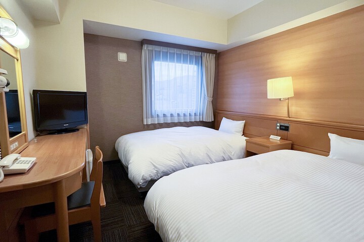 Room 4 of 26