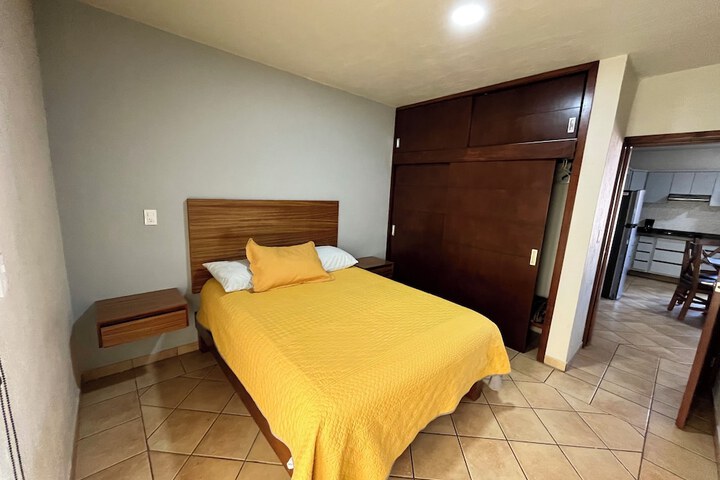 Room 6 of 32