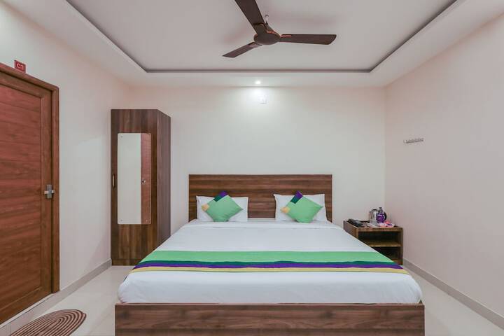 Room 13 of 25