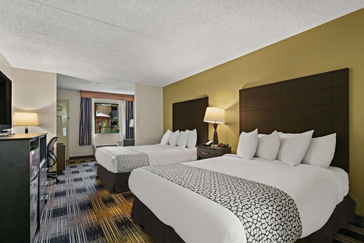 1 King Bed Junior Suite Microwave and Refrigerator WiFi Shower Only Continental Breakfast (16 of 19)
