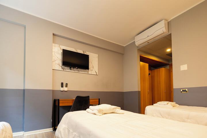 Room 49 of 98