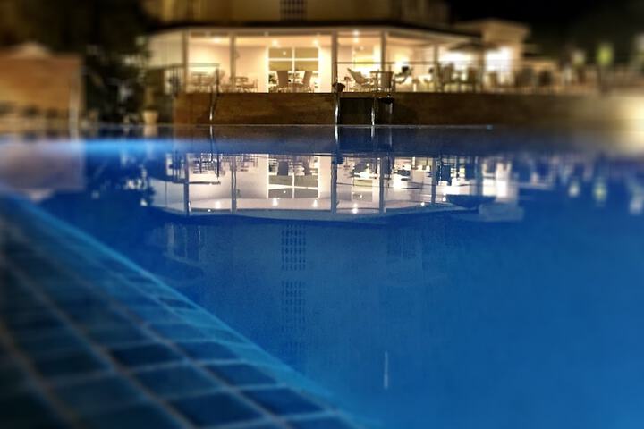 Hotel Pool