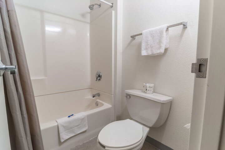Room 15 of 27