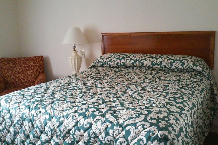 Room 5 of 10