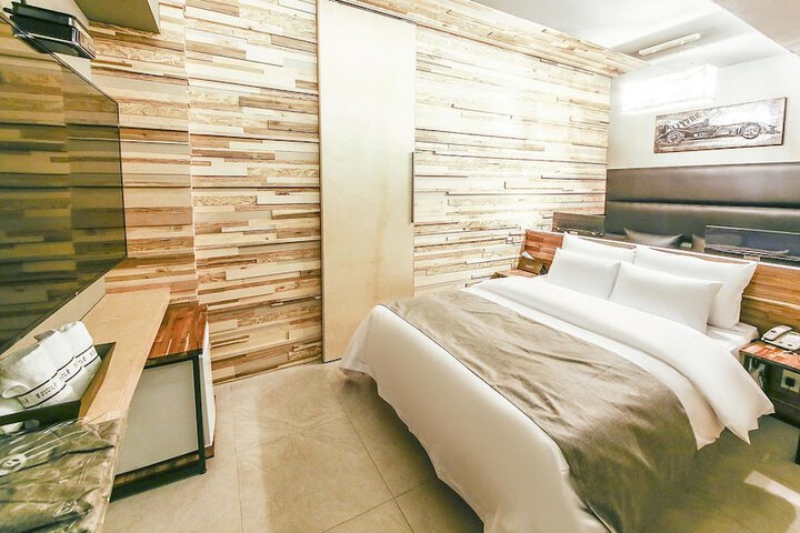 Room 42 of 91