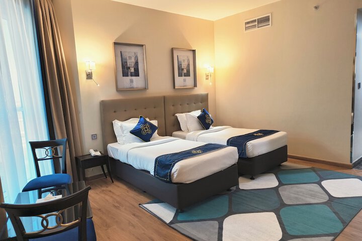 Room 4 of 48