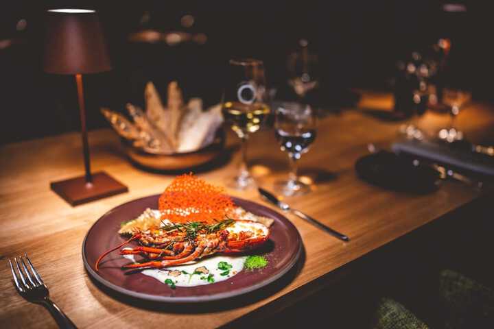 Dining 100 of 142