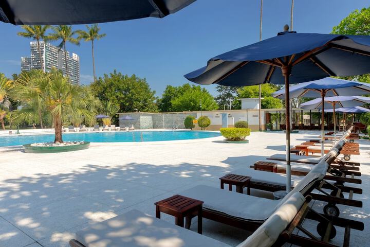 Pool Hotel