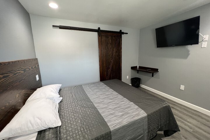 Room 5 of 20