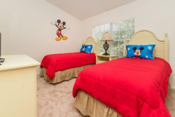 Room 27 of 29