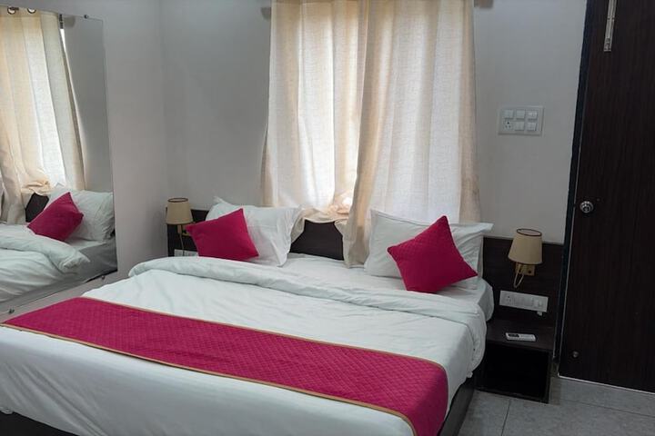 Room 4 of 44
