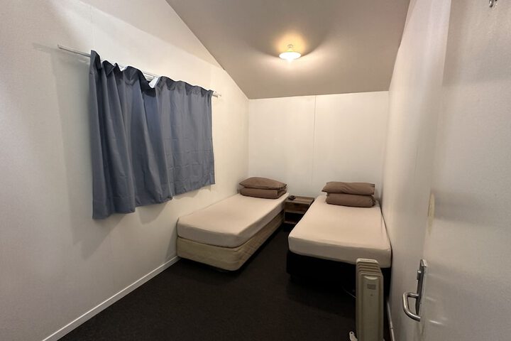 Room 9 of 20