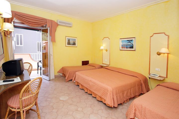 Room 14 of 49