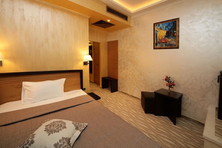 Room 17 of 82