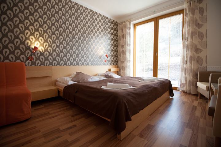 Room 28 of 140