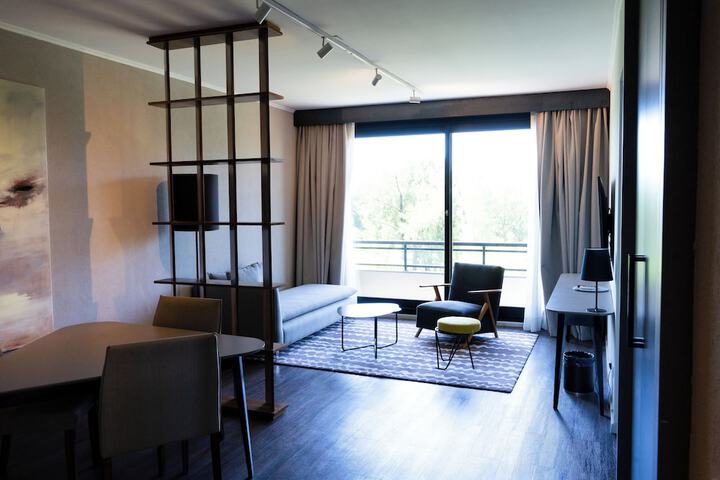 Room 21 of 49