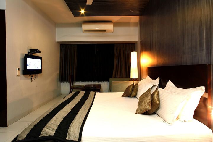 Room 6 of 27