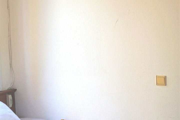 Room 5 of 17