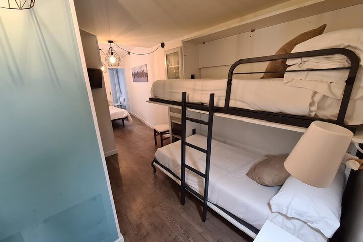 Room 42 of 72