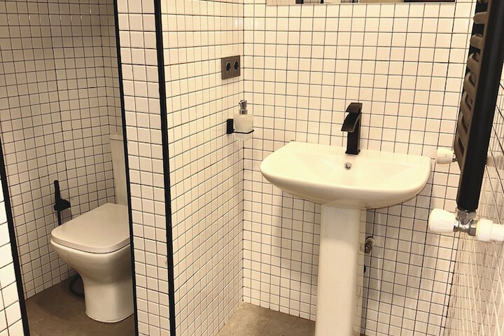 Room 50 of 60