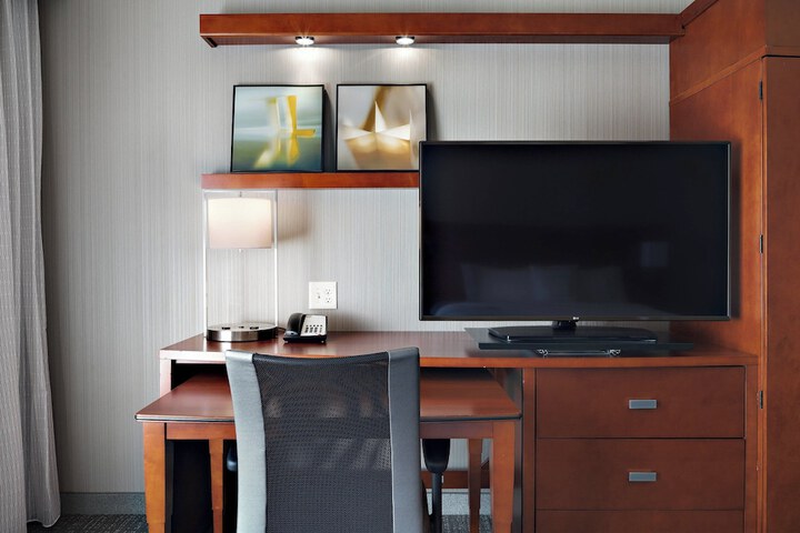 Room 6 of 26