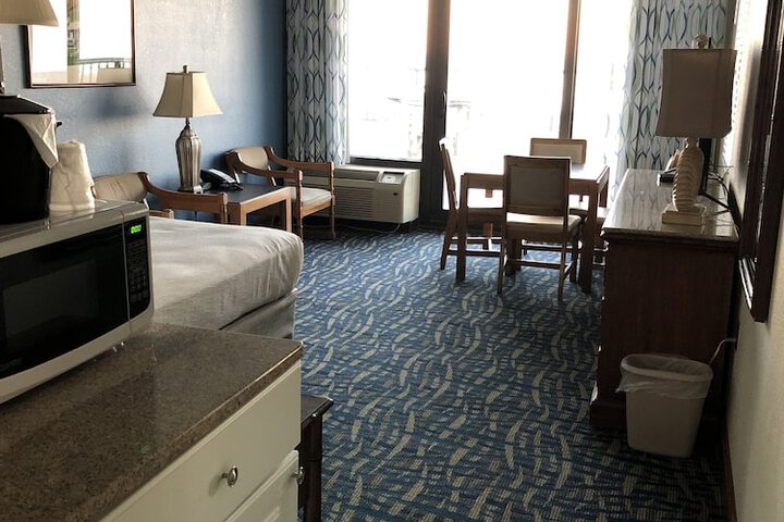 Room 14 of 37