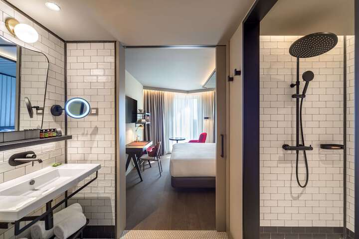 Room 20 of 80