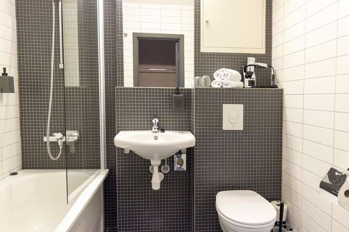 Room 34 of 53