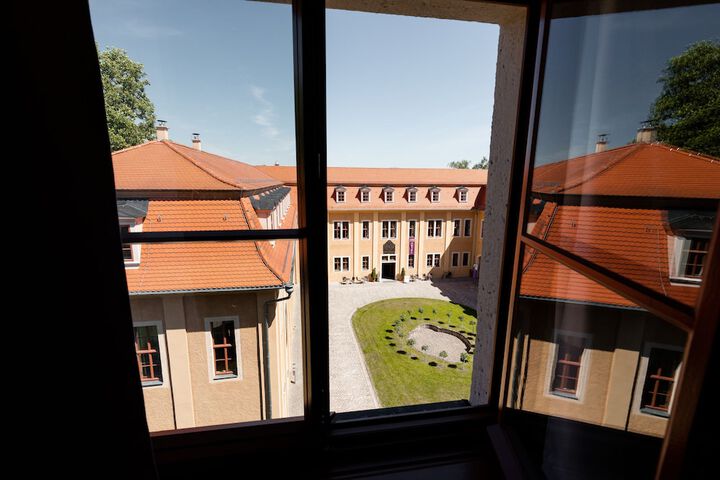 Room 16 of 52