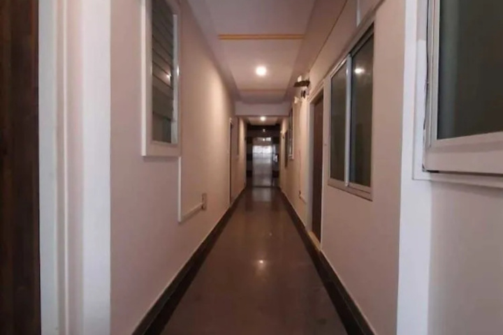 Room 11 of 15