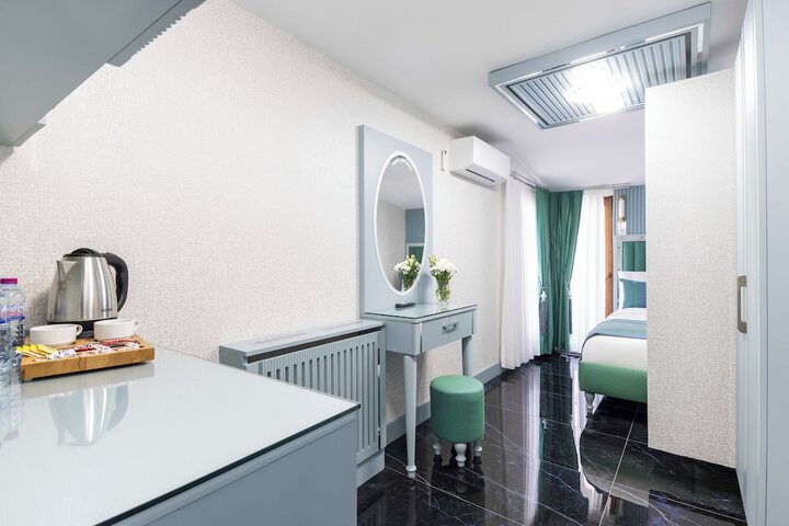 Room 50 of 107