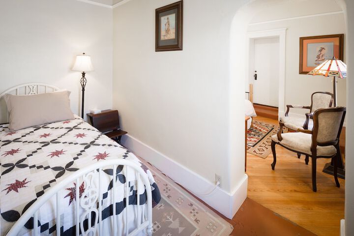 Room 6 of 35