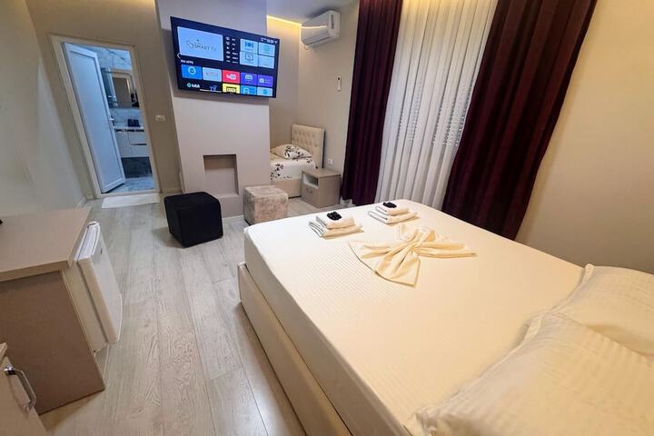 Room 21 of 77