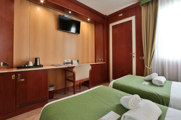 Room 3 of 64