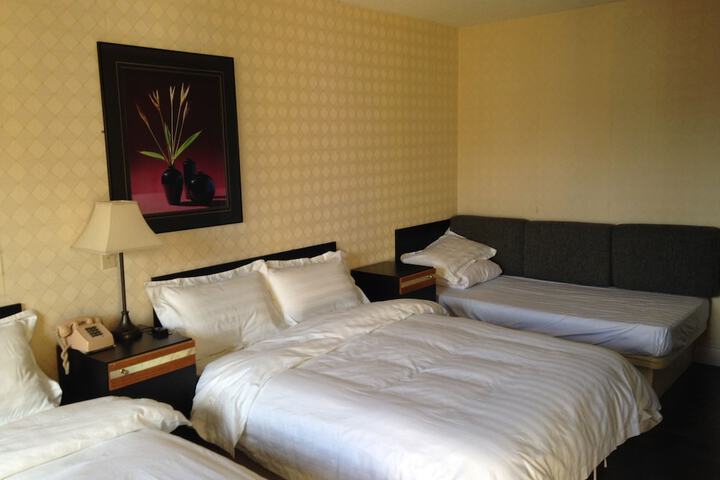 Room 22 of 46