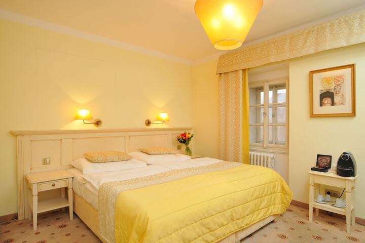 Room 28 of 81