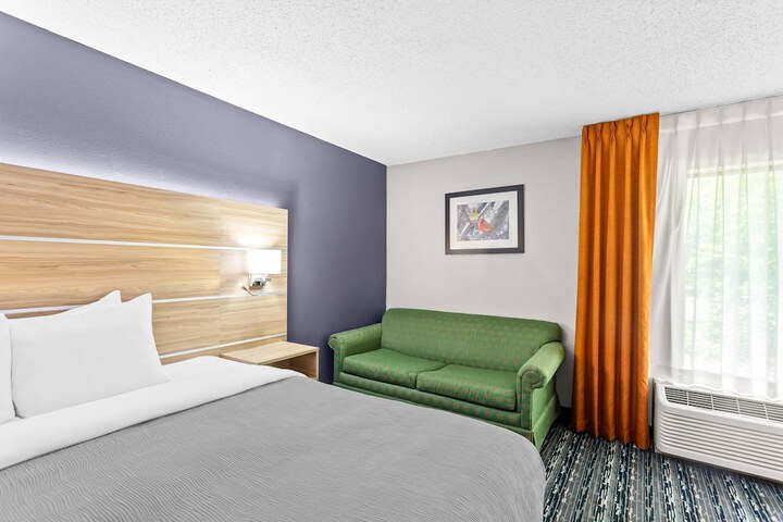 Room 52 of 80