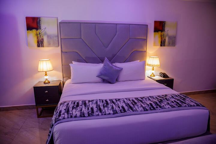 Room 9 of 26