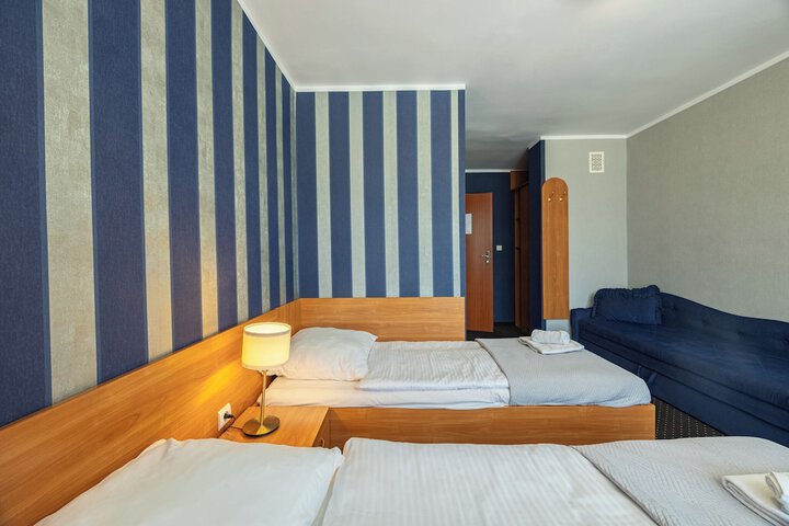 Room 17 of 53
