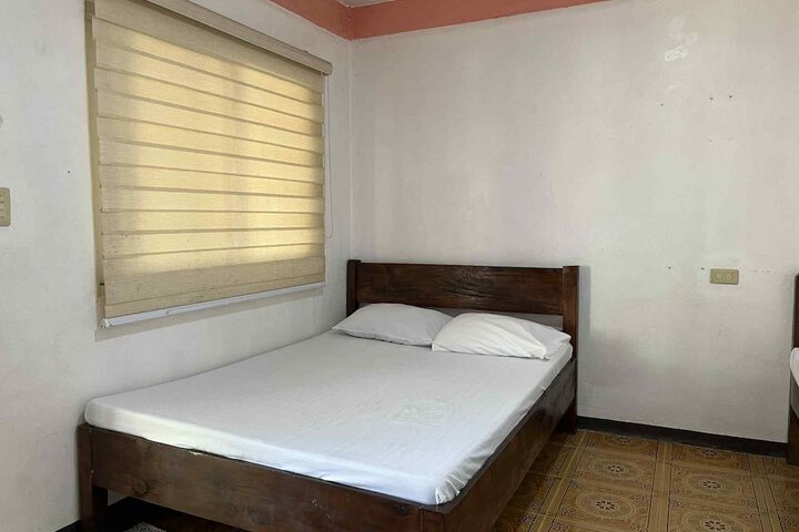Room 2 of 35